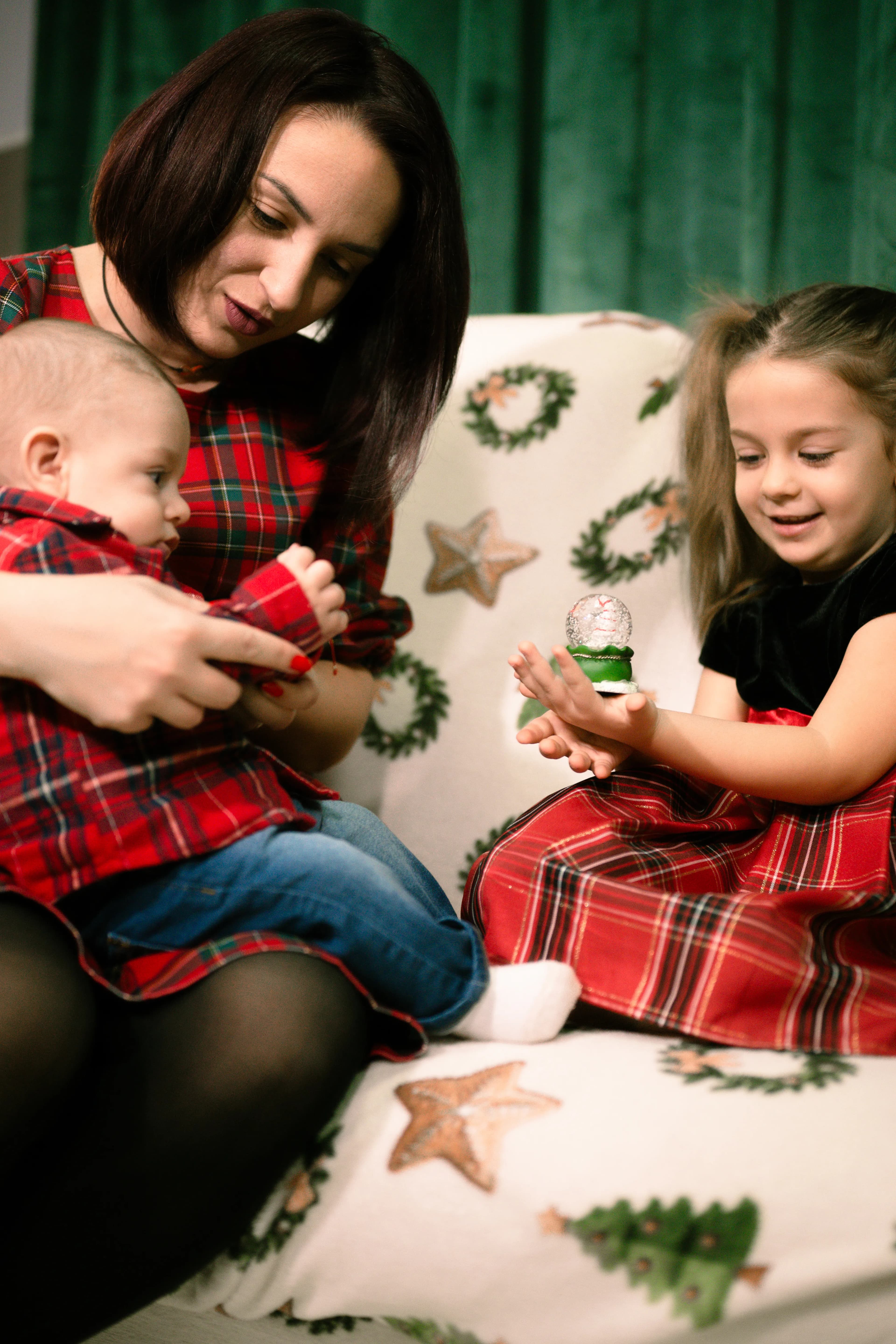 Christmas studio photo session 1 — Focus Duo Photography